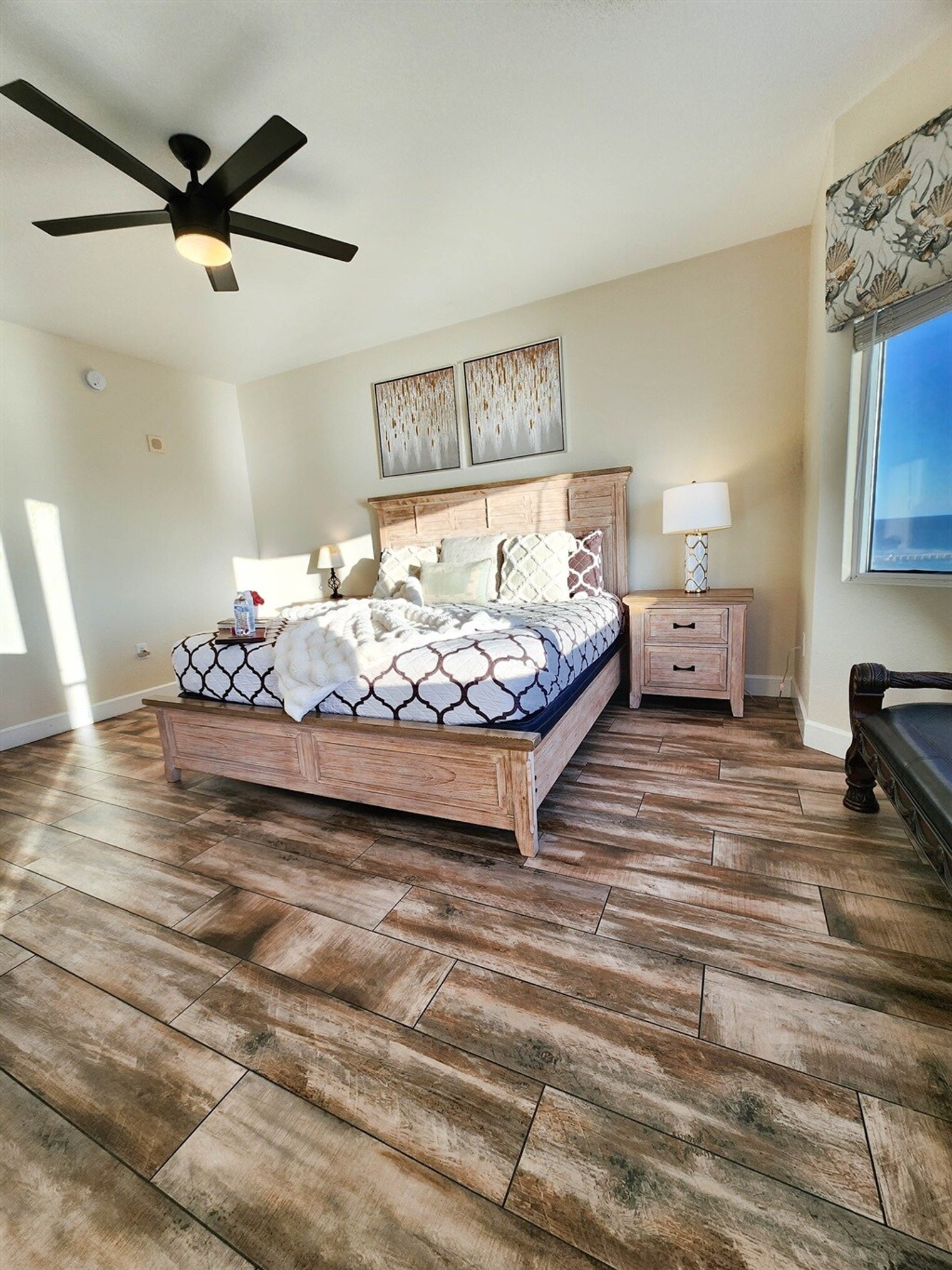 Building Photo - 16819 Front Beach Rd