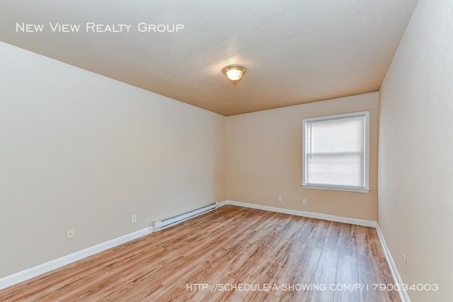 Building Photo - 1701 Remount Rd