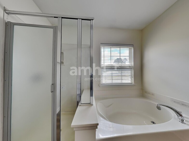 Building Photo - 97 Pine Ridge Dr