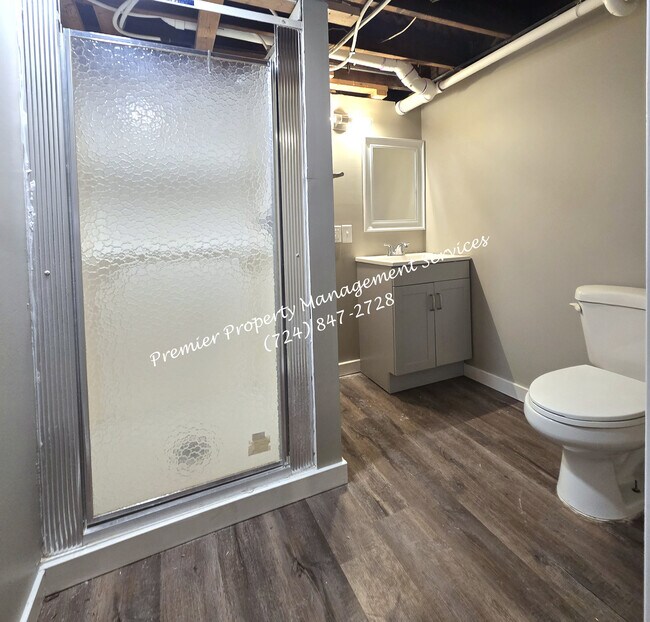 Building Photo - 1425 Barclay Hill Rd