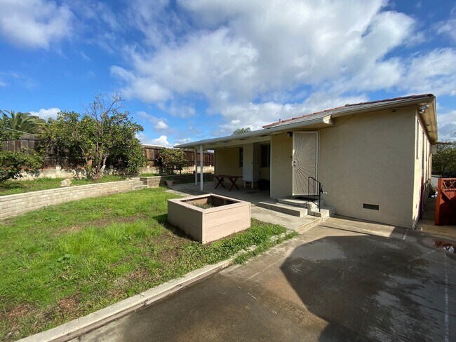 Building Photo - Newly Renovated House!! (Lease out, pendin...