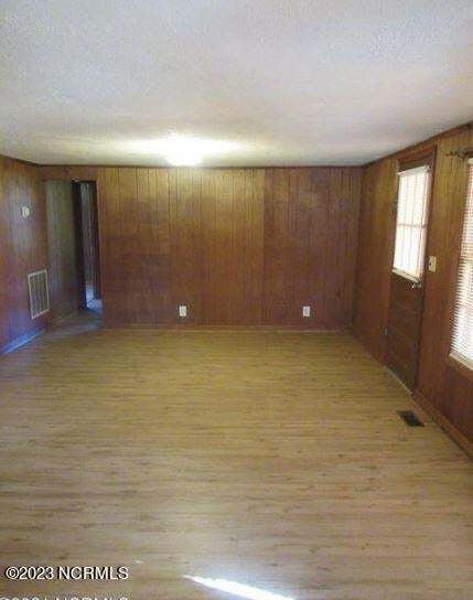 Building Photo - Spacious 3 Bedroom, 1 Bathroom Home in Ric...