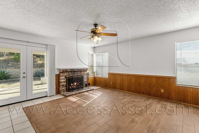 Building Photo - Charming 3 Bed/2.5 Bath Home With A Spacious Backyard And 3-Car Garage in Lake Elsinore!