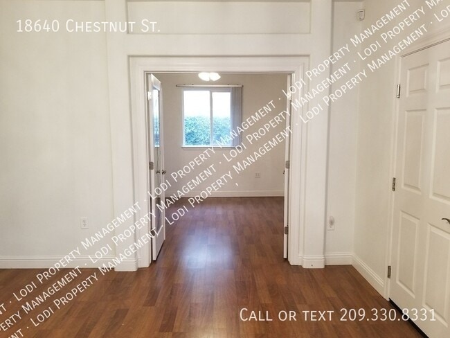 Building Photo - 18640 Chestnut St