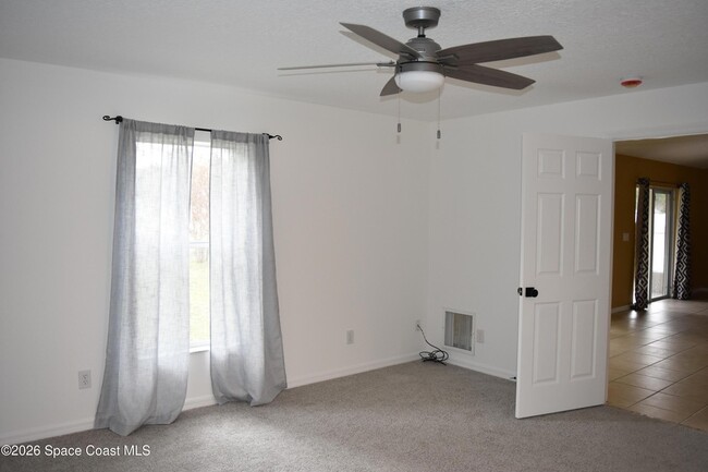 Building Photo - 2749 Freehold Ave SE