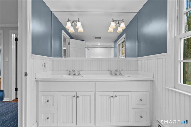 Building Photo - 116 Scarlet Oak Dr