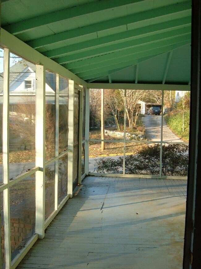 Building Photo - 195 Barrow St