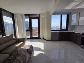 Building Photo - 36-21 Prince St