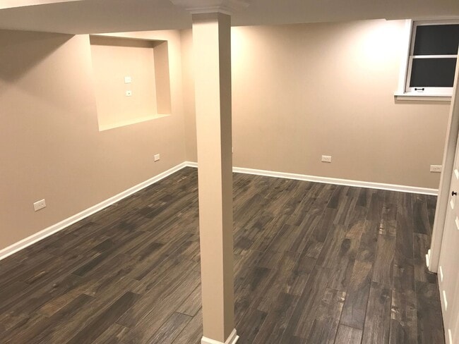 Building Photo - 819 Tomawadee Dr