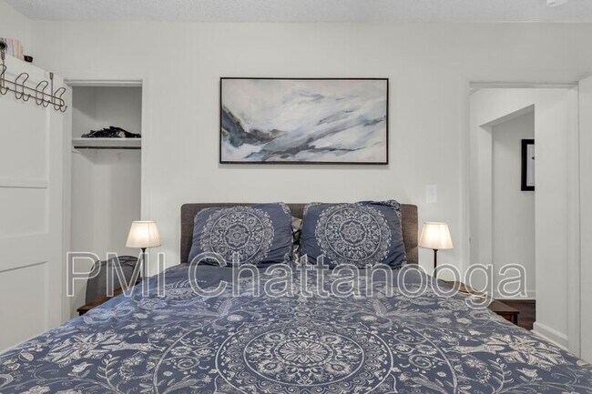 Building Photo - 306 Glenwood Cir