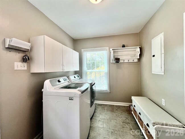 Building Photo - 6840 Newhall Rd