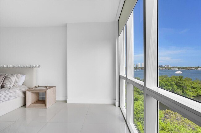 Building Photo - 17111 Biscayne Blvd