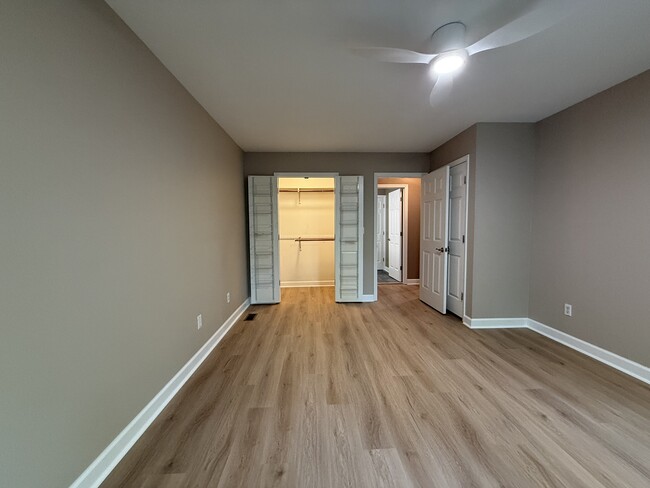 Building Photo - 5635 Falkirk Dr