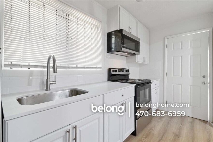 Building Photo - 225 1st St SW