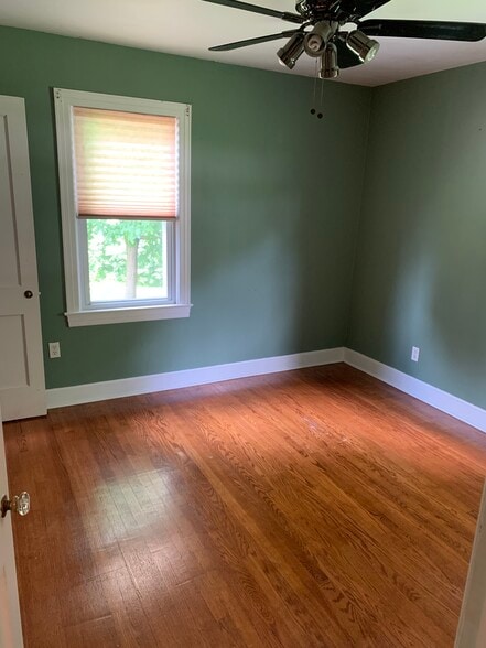 Building Photo - 308 Village Dr