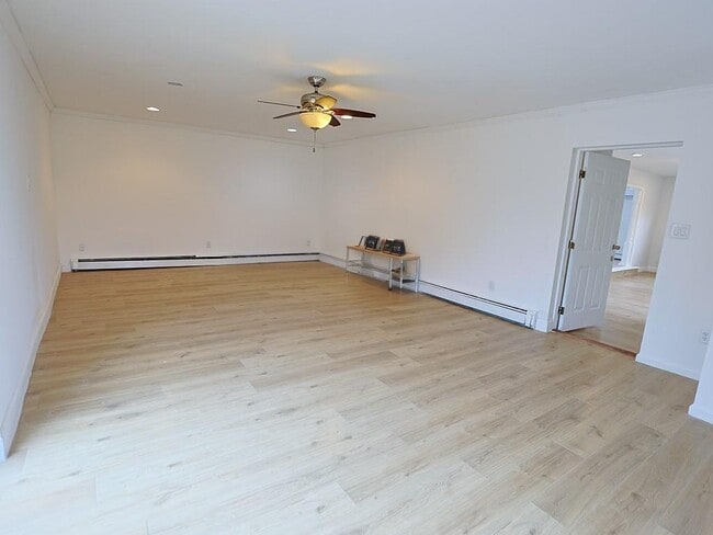 Building Photo - 1037 Ridgebury Rd