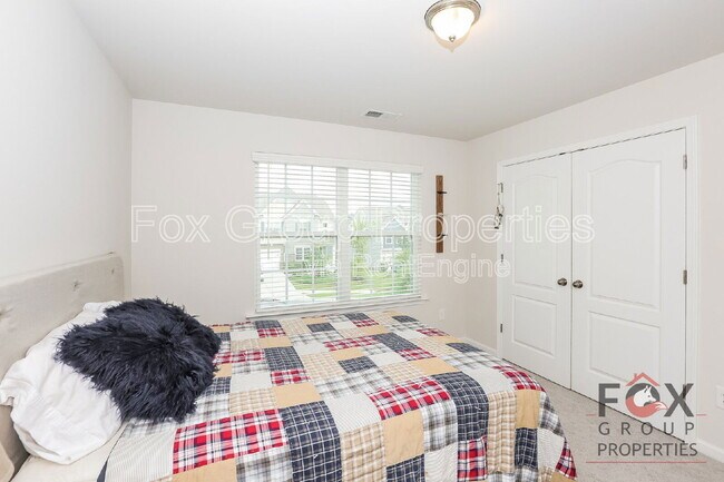 Building Photo - 200 Falls Cove Dr
