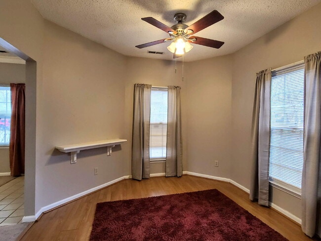 Building Photo - 3 BR Condo w/ Garage in Kiln Creek