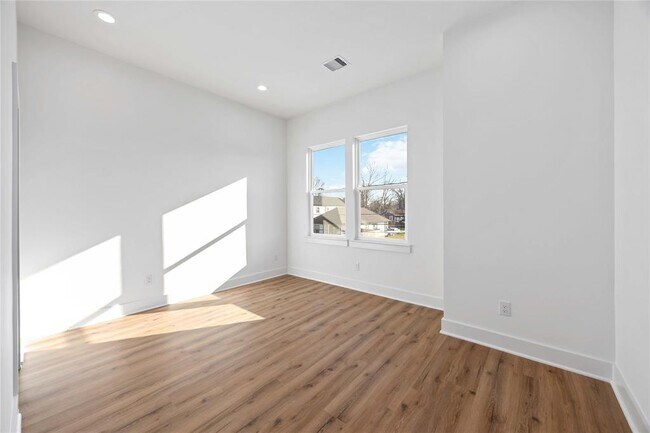 Building Photo - 7719 Orebo St