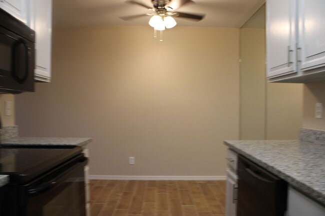 Building Photo - *** SPECIAL $300 OFF 1ST MONTH’S RENT***Available Now! Best Value in North OKC – Comfortable Cond...