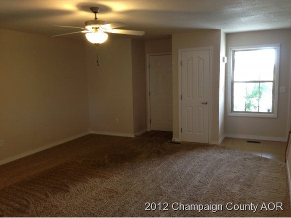 Living room - 3818 Balmoral Dr