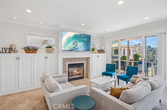Building Photo - 6111 Seashore Dr