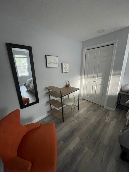 Building Photo - 208 E Magnolia St