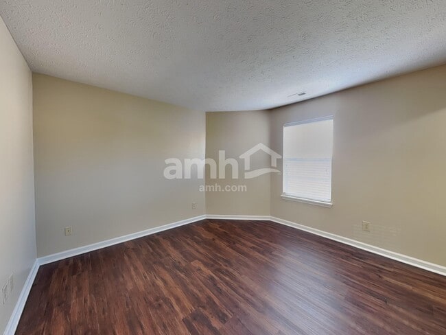 Building Photo - 529 Austrian Way