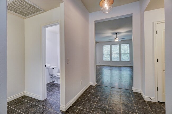 Building Photo - 3900 Sierra Vista Way