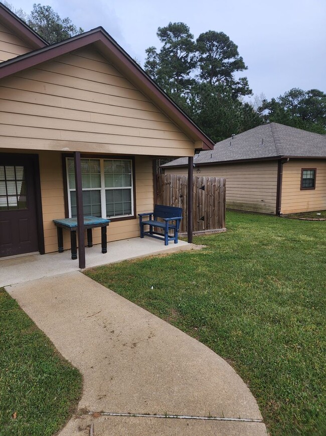 Building Photo - 3114 Molly Dr