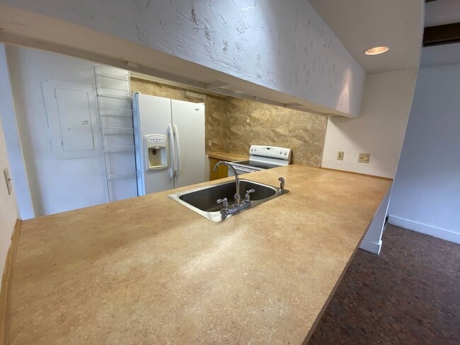 Building Photo - Two Story Unit in Grenelefe