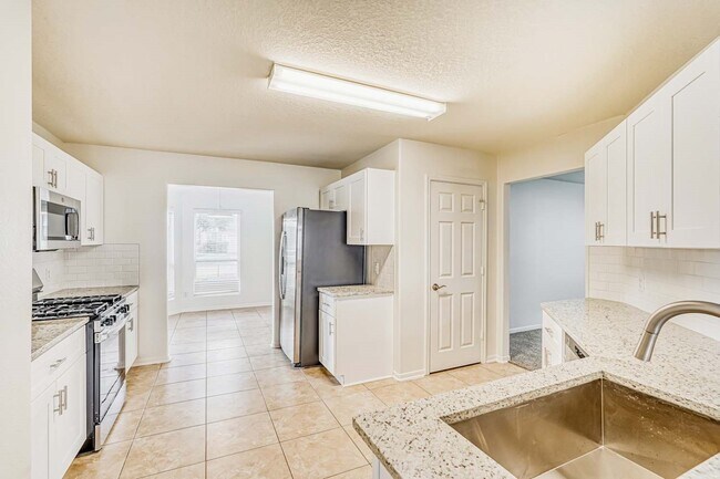 Building Photo - 3514 Barkers Crossing Ave