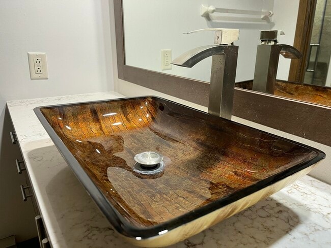 Building Photo - 615 Michigan Ave