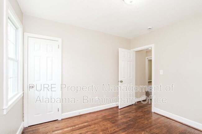 Building Photo - 208 22nd St SW