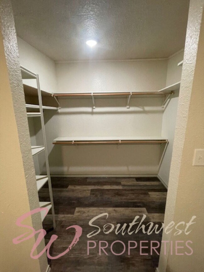 Building Photo - 3 Bedroom 2 Bathroom in the country!