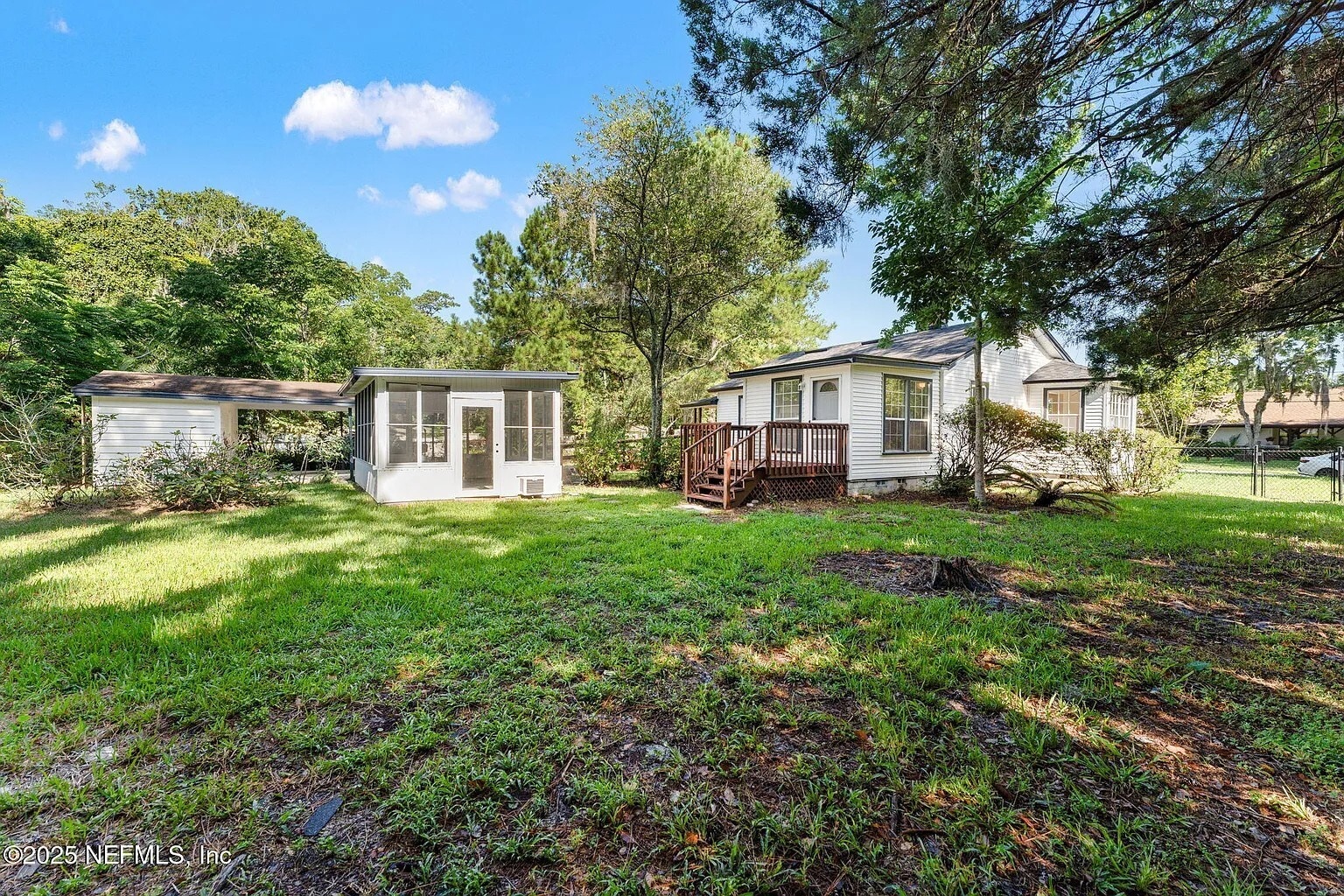 back deck leads straight from master bedroom - 4744 Glenwood Ave