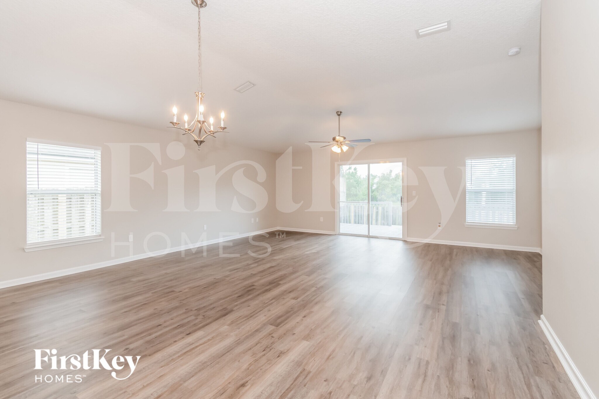 Building Photo - 6869 Southern Oaks Dr W