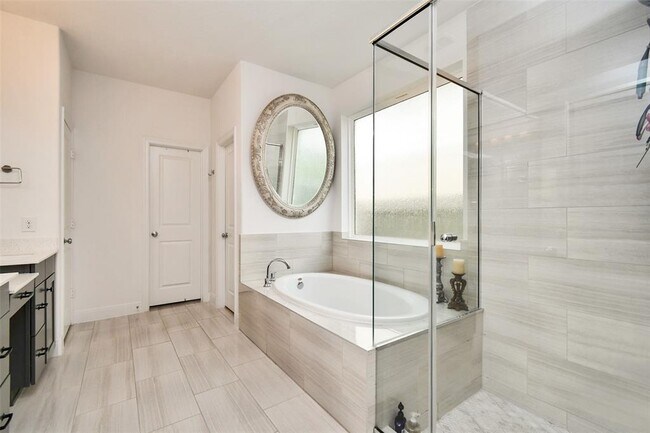 Building Photo - 8922 Stanley Oak Dr