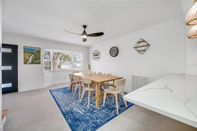 Building Photo - 4622 Bay Crest Dr