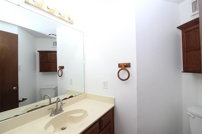 Building Photo - 3515 Woodmere Ln