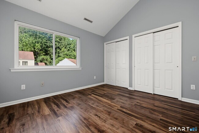 Building Photo - 35 Deer Run