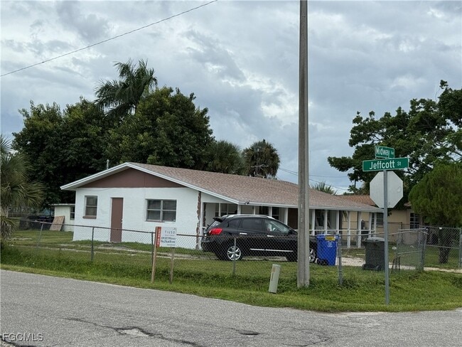 Primary Photo - 2629 Midway Ave