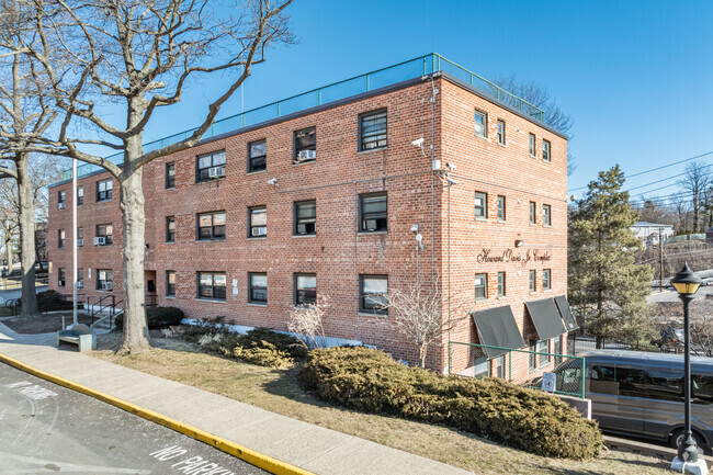 140 Glen Cove Ave - Glen Cove