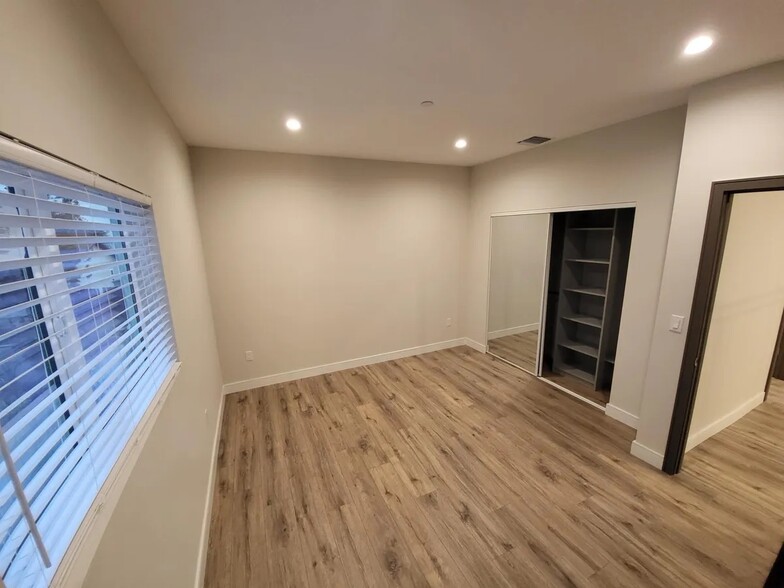 Building Photo - 10934 Nettleton St