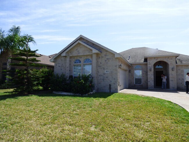 Building Photo - 5813 Aava Dr