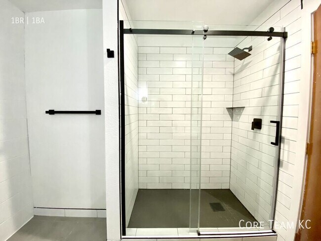 Building Photo - 204 Walnut St