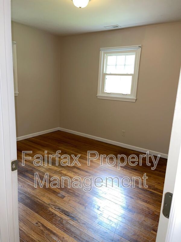 Building Photo - 430 Potter St