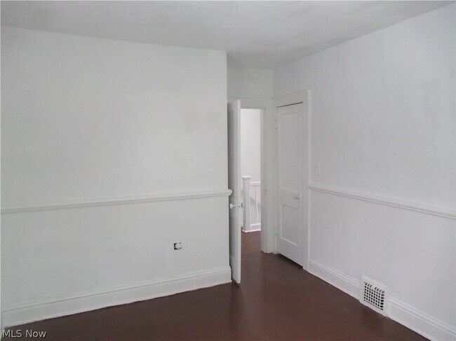 Building Photo - 3443 W 120th St