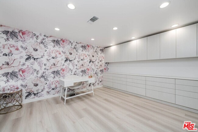 Building Photo - 4961 Marmol Dr