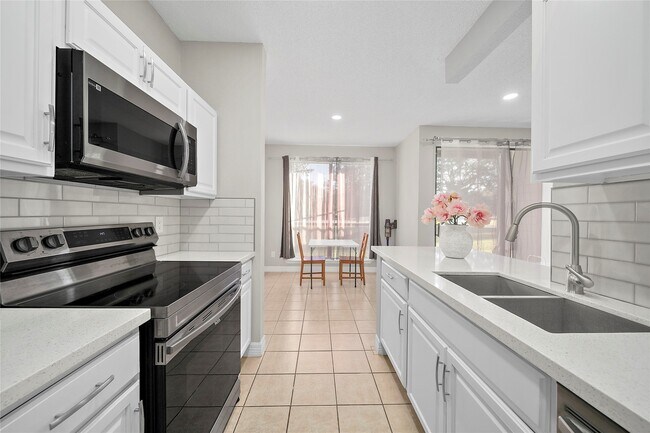 Building Photo - 8257 Sands Point Dr